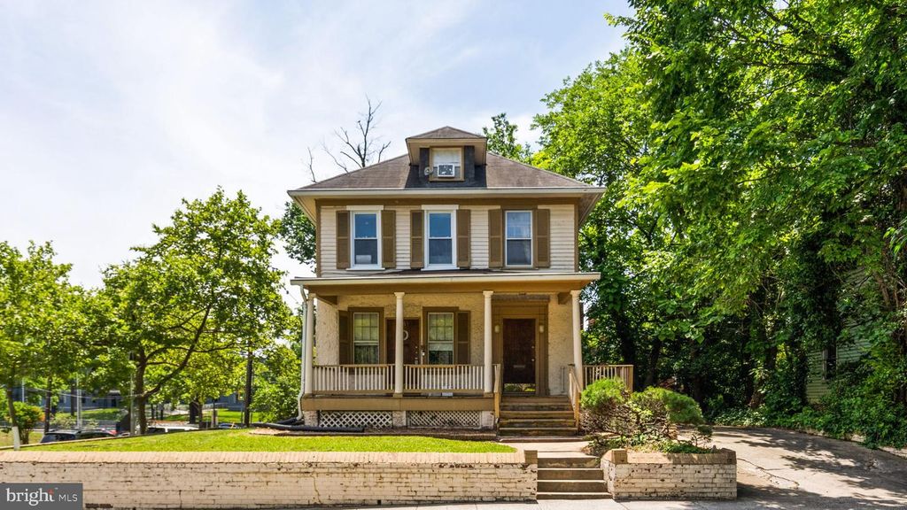 1263 EVARTS ST NE, Washington, DC 20018
