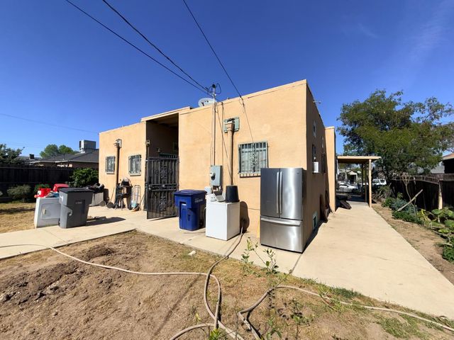 3028 E Grant Avenue, Fresno, CA 93701