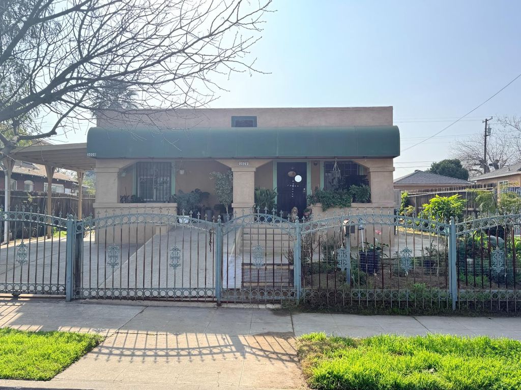 3028 E Grant Avenue, Fresno, CA 93701