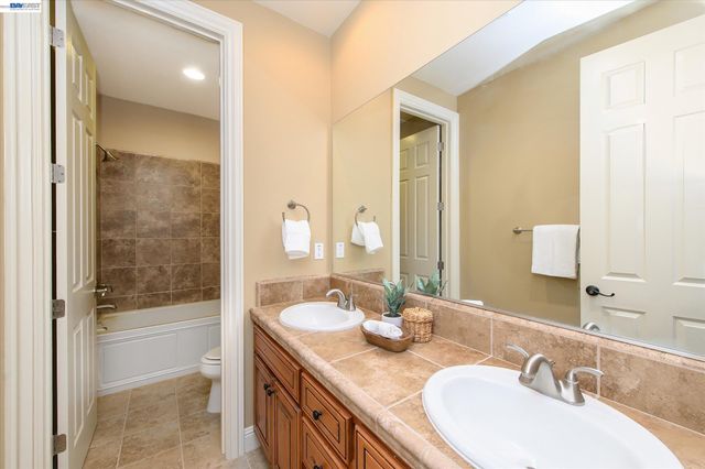 3182 Ashbourne Cir, San Ramon, CA 94583
