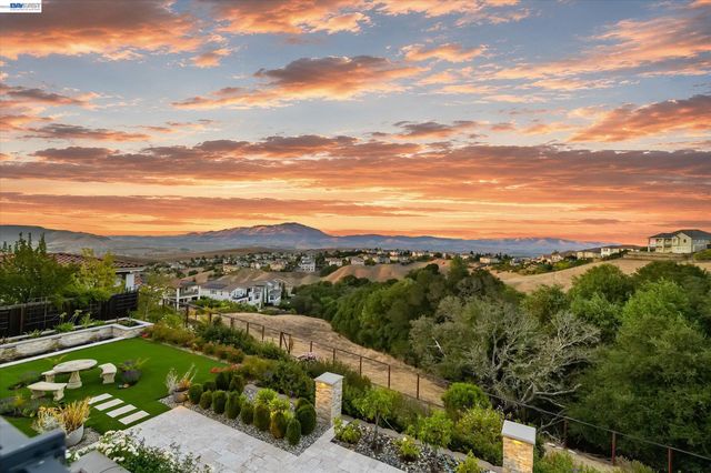3182 Ashbourne Cir, San Ramon, CA 94583