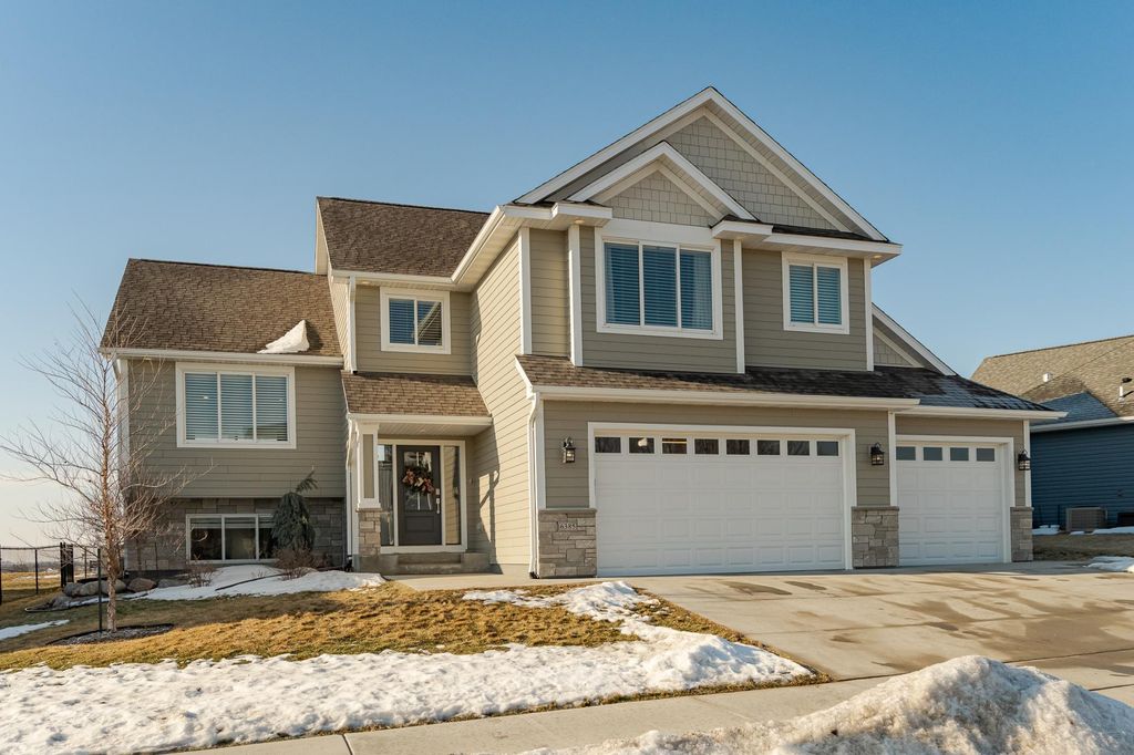 6385 Summit Pine Road NW, Rochester, MN 55901