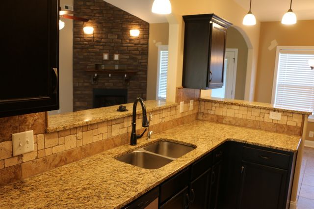 2200 Ellington Gait Dr, Clarksville, TN 37043