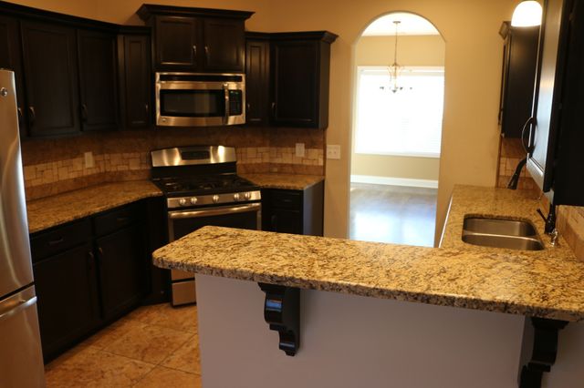 2200 Ellington Gait Dr, Clarksville, TN 37043