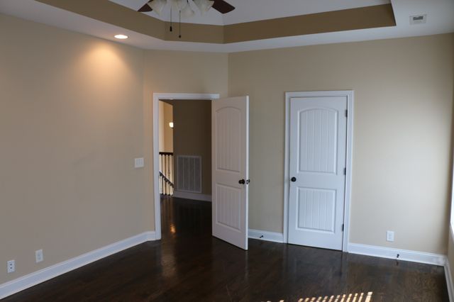 2200 Ellington Gait Dr, Clarksville, TN 37043