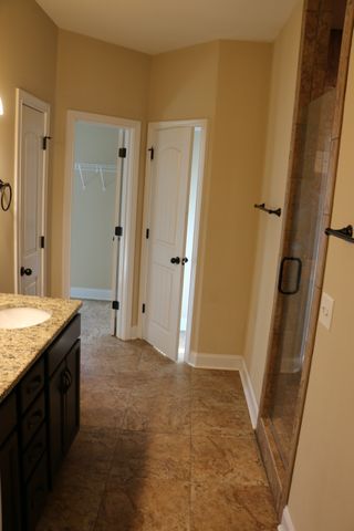 2200 Ellington Gait Dr, Clarksville, TN 37043