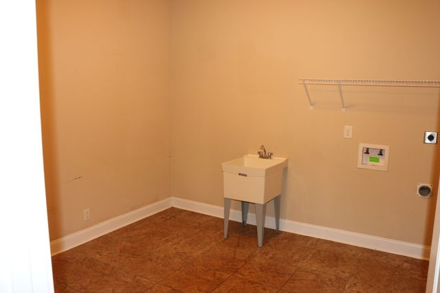 2200 Ellington Gait Dr, Clarksville, TN 37043