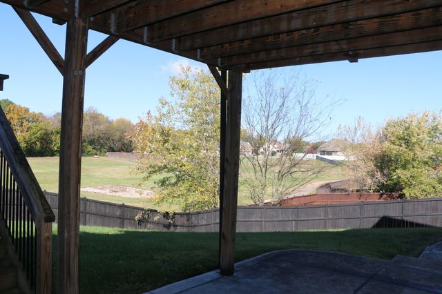 2200 Ellington Gait Dr, Clarksville, TN 37043