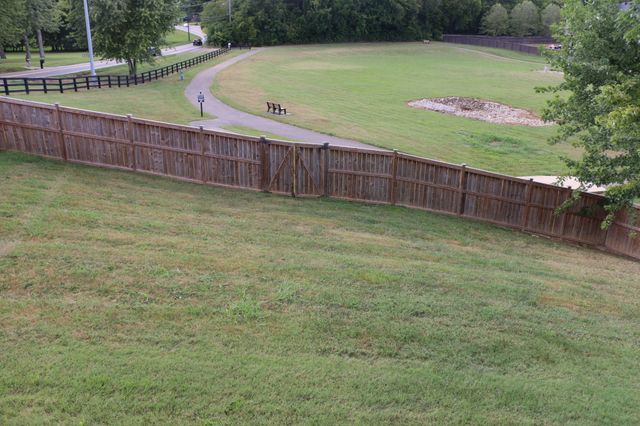 2200 Ellington Gait Dr, Clarksville, TN 37043