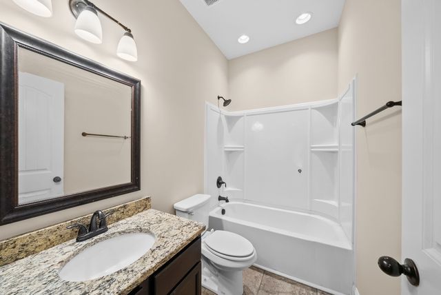 2200 Ellington Gait Dr, Clarksville, TN 37043