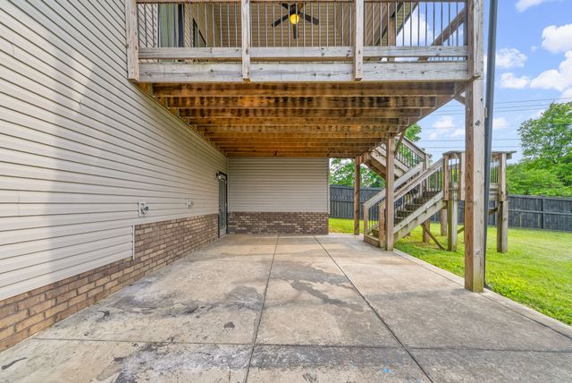2200 Ellington Gait Dr, Clarksville, TN 37043