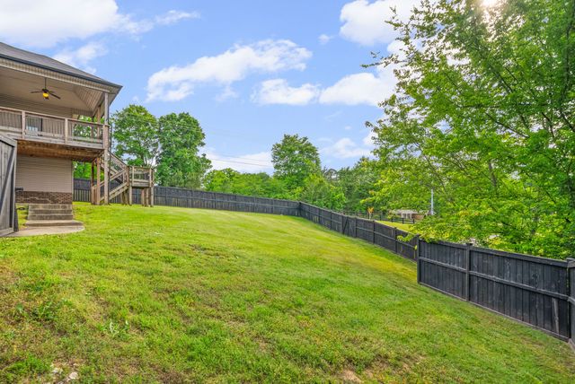 2200 Ellington Gait Dr, Clarksville, TN 37043