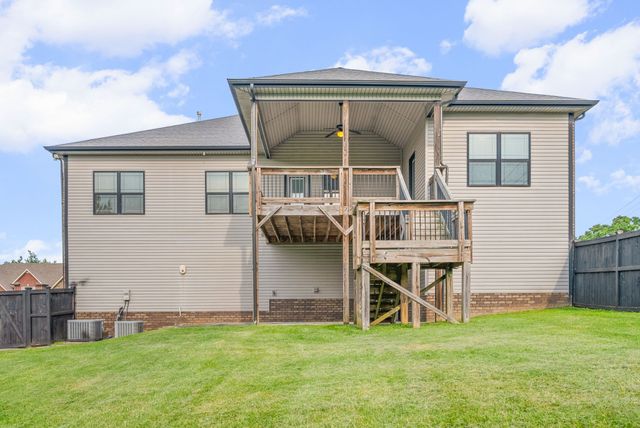 2200 Ellington Gait Dr, Clarksville, TN 37043