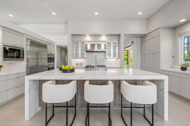 33 Topaz Court, Rancho Mirage, CA 92270