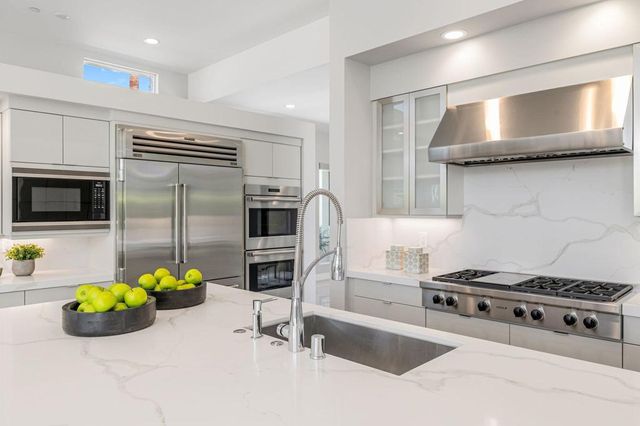 33 Topaz Court, Rancho Mirage, CA 92270