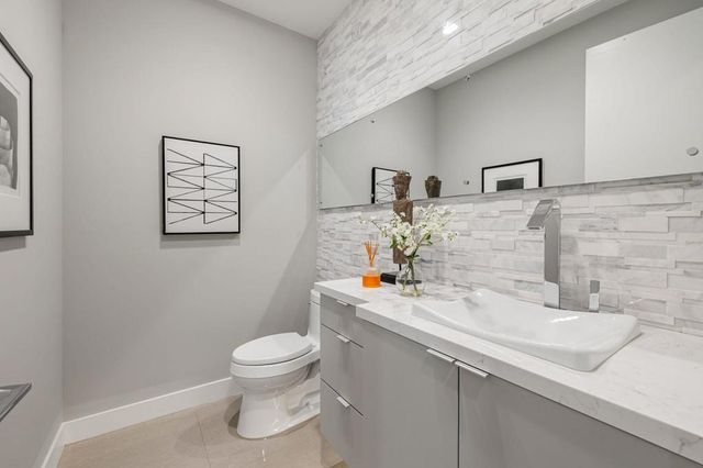 33 Topaz Court, Rancho Mirage, CA 92270