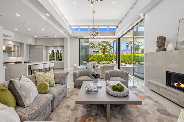 33 Topaz Court, Rancho Mirage, CA 92270