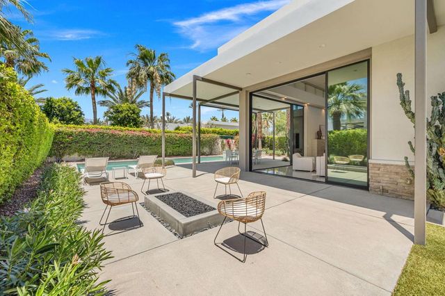 33 Topaz Court, Rancho Mirage, CA 92270