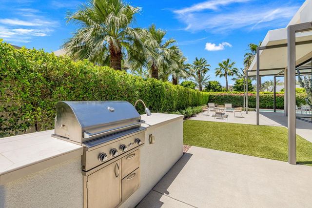33 Topaz Court, Rancho Mirage, CA 92270