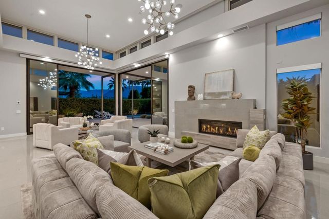 33 Topaz Court, Rancho Mirage, CA 92270
