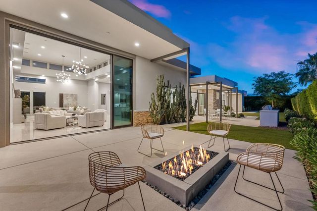 33 Topaz Court, Rancho Mirage, CA 92270