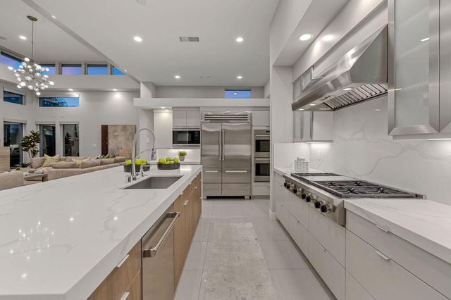 33 Topaz Court, Rancho Mirage, CA 92270