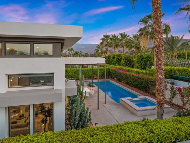 33 Topaz Court, Rancho Mirage, CA 92270