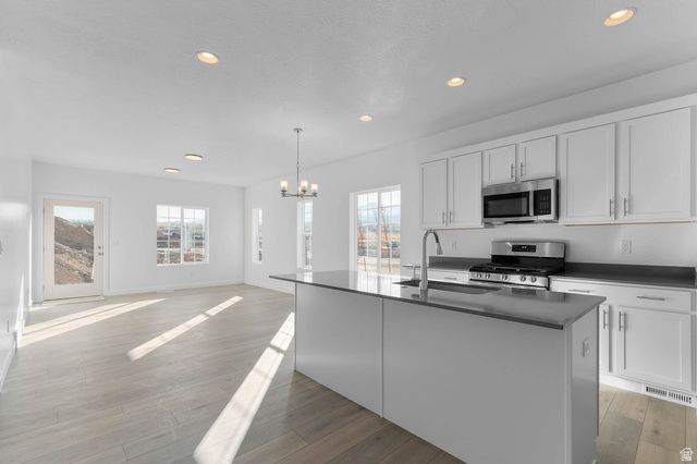 8203 W GALLATIN PEAK RD, Magna, UT 84044