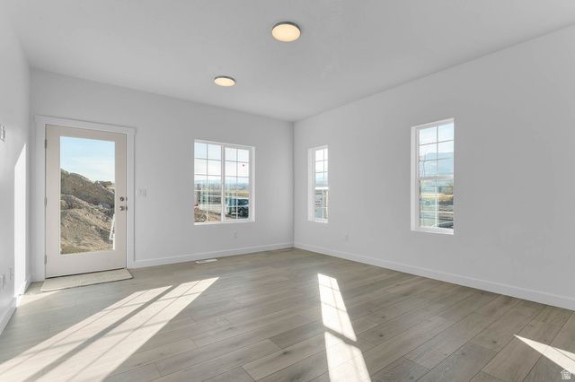 8203 W GALLATIN PEAK RD, Magna, UT 84044