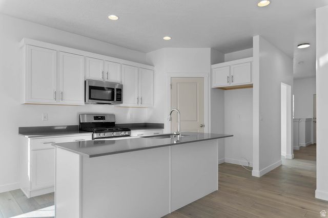 8203 W GALLATIN PEAK RD, Magna, UT 84044