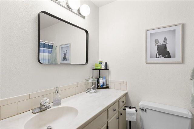 956 NE Beacon Drive, Grants Pass, OR 97526