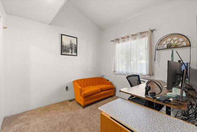 956 NE Beacon Drive, Grants Pass, OR 97526