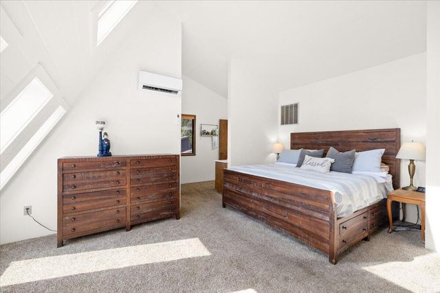 956 NE Beacon Drive, Grants Pass, OR 97526