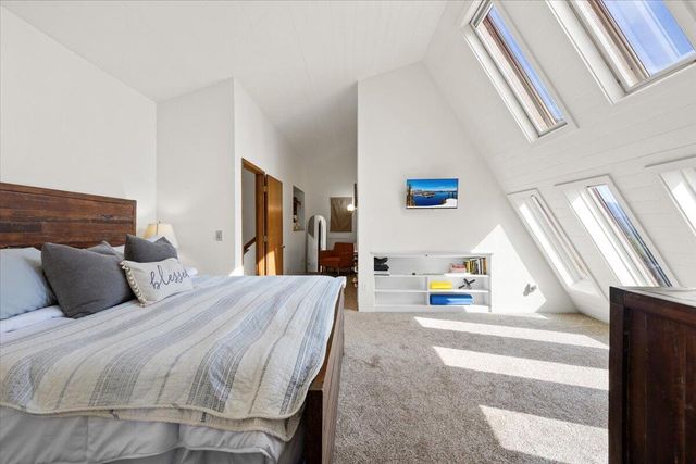 956 NE Beacon Drive, Grants Pass, OR 97526