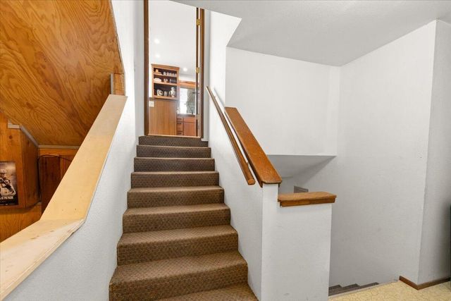 956 NE Beacon Drive, Grants Pass, OR 97526