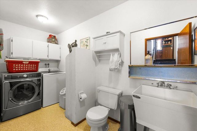 956 NE Beacon Drive, Grants Pass, OR 97526