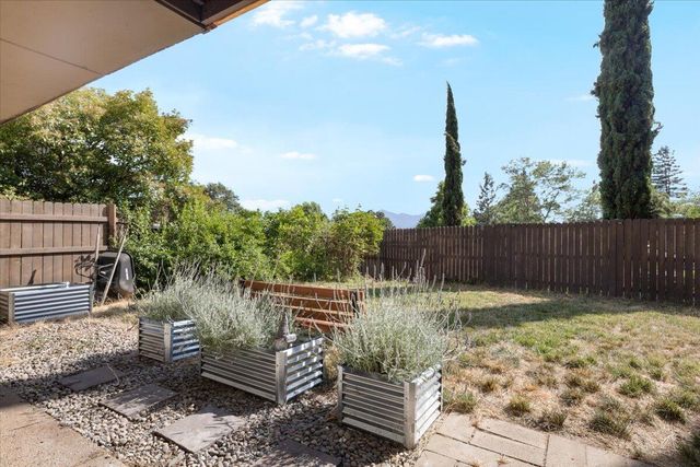 956 NE Beacon Drive, Grants Pass, OR 97526