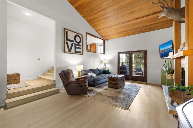 956 NE Beacon Drive, Grants Pass, OR 97526