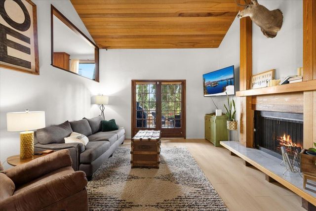 956 NE Beacon Drive, Grants Pass, OR 97526