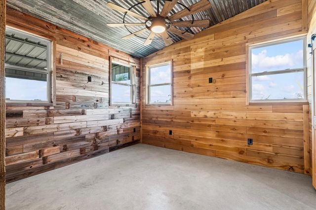 139 County Road 2156, Gainesville, TX 76240