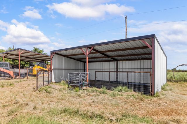 139 County Road 2156, Gainesville, TX 76240