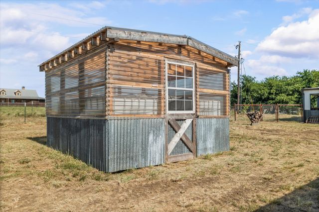 139 County Road 2156, Gainesville, TX 76240