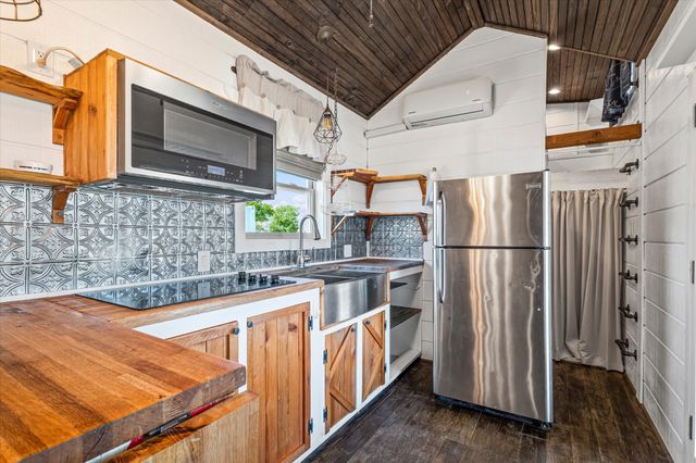 139 County Road 2156, Gainesville, TX 76240