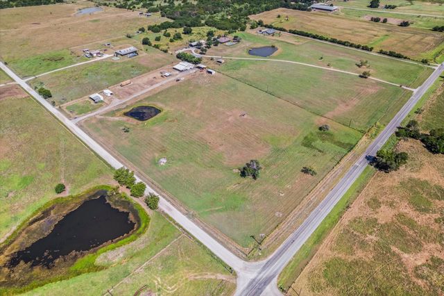 139 County Road 2156, Gainesville, TX 76240