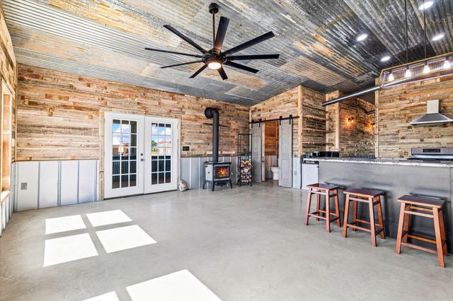 139 County Road 2156, Gainesville, TX 76240
