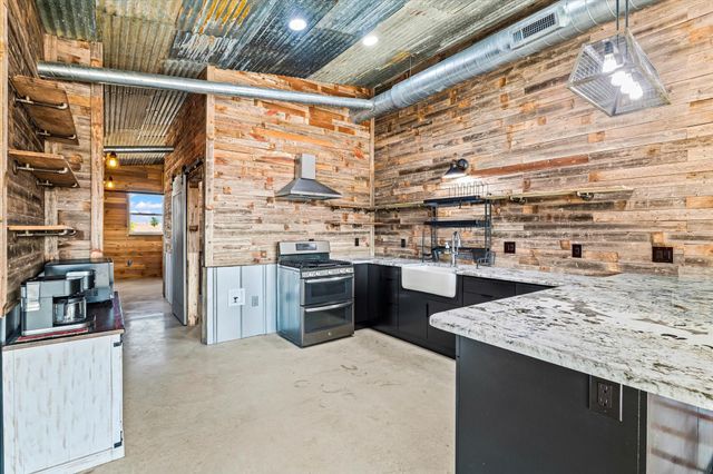 139 County Road 2156, Gainesville, TX 76240