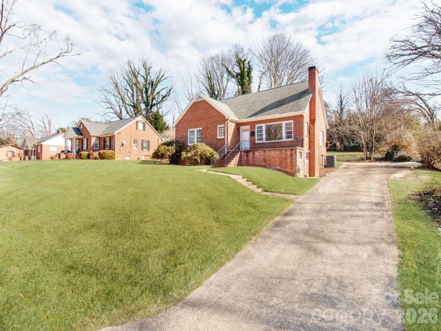 113 Falls Street, Morganton, NC 28655