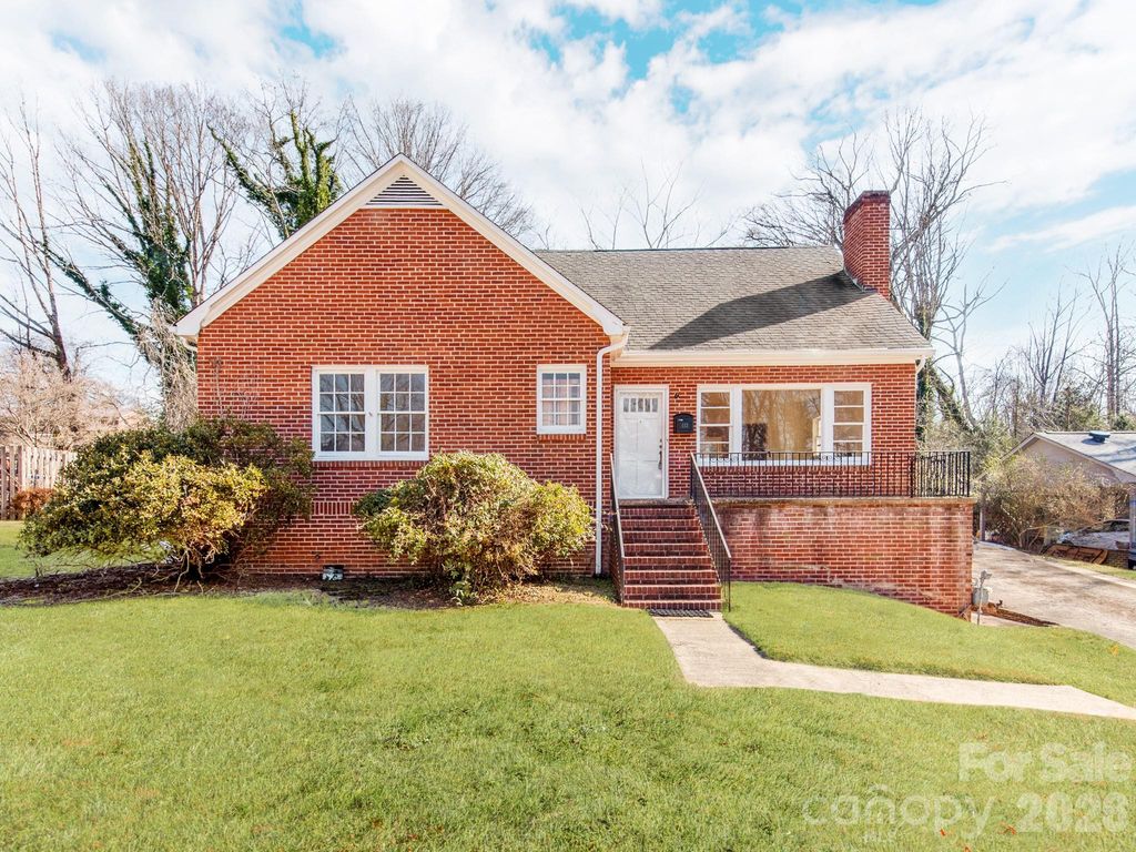 113 Falls Street, Morganton, NC 28655