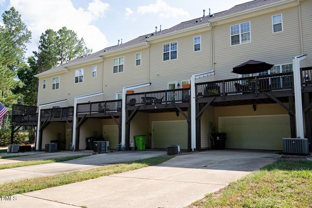 181 Lumina Place, Holly Springs, NC 27540