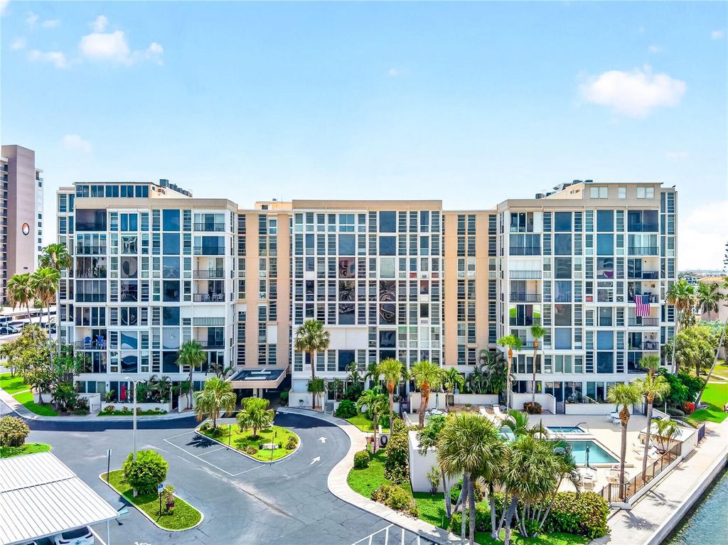 7400 SUN ISLAND DRIVE S 203, South Pasadena, FL 33707